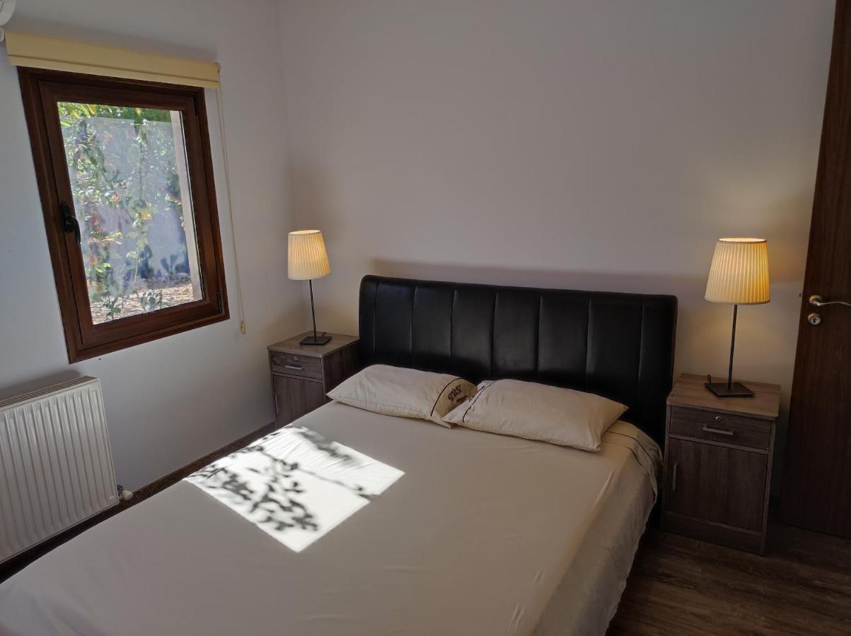 Roses Villa Trimiklini Bagian luar foto
